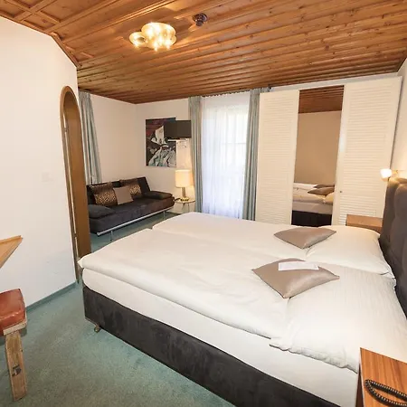 Chalet-hotel Larix Hotel 3*